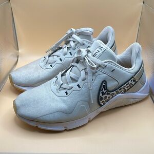 Brand: Nike
Nike Legend Essential 2 Women's Workout Shoes size 6
